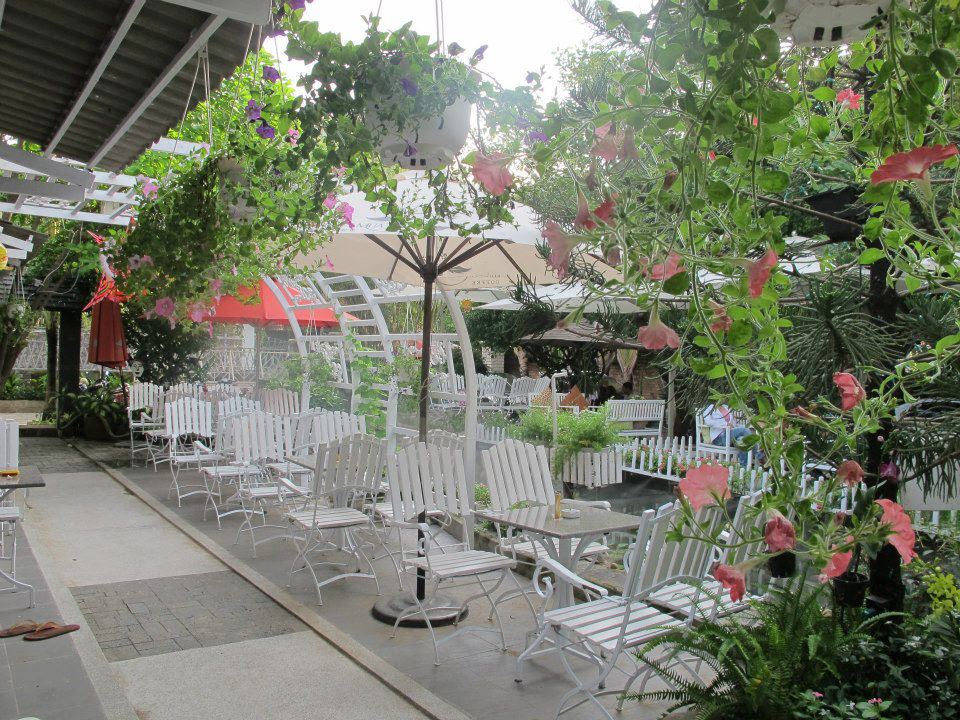 Bí quyết trang trí quán café sân vườn siêu đẹp